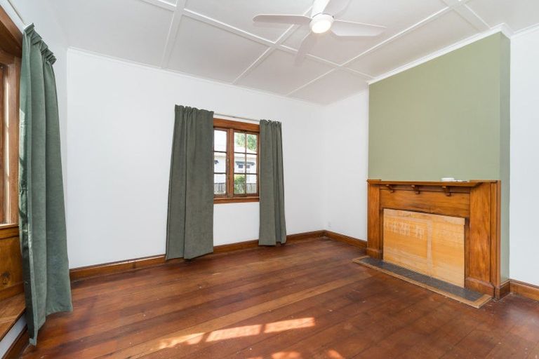 Photo of property in 16 Ngaio Street, West End, Palmerston North, 4412