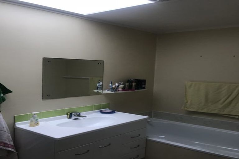 Photo of property in 3a West Hoe Road, Orewa, 0931