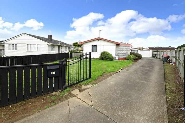 Photo of property in 31 Corsair Crescent, Mangere, Auckland, 2022