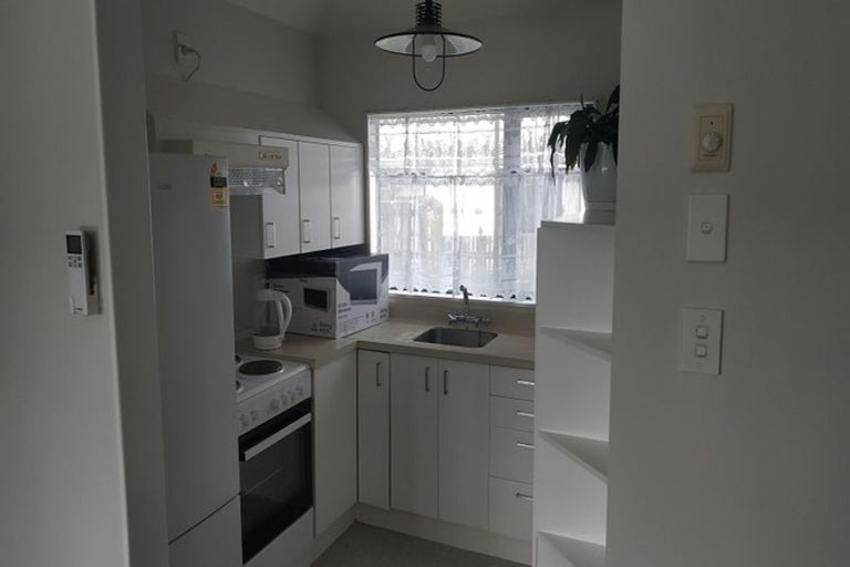 Photo of property in 3/990 High Street, Avalon, Lower Hutt, 5011