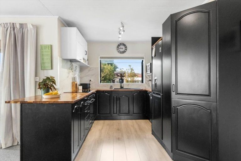 Photo of property in 9 Milsom Place, Te Puke, 3119