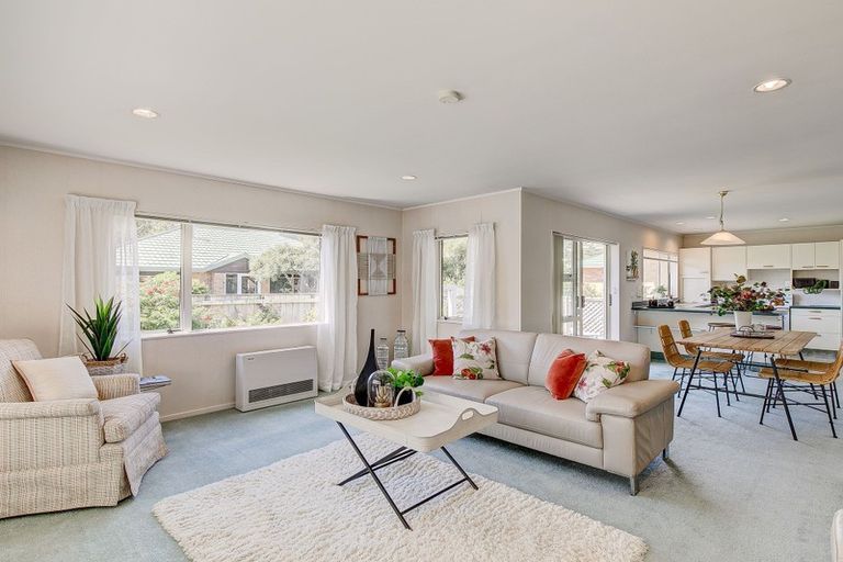 Photo of property in 112 Oxford Street, Tawa, Wellington, 5028