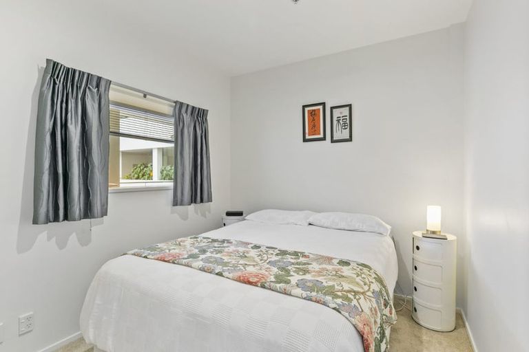 Photo of property in Stadium Garden Flats, 413/107 Thorndon Quay, Pipitea, Wellington, 6011