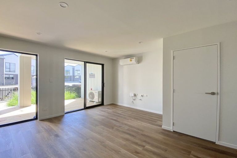 Photo of property in 23 Whai Hua Lane, Mangere Bridge, Auckland, 2022