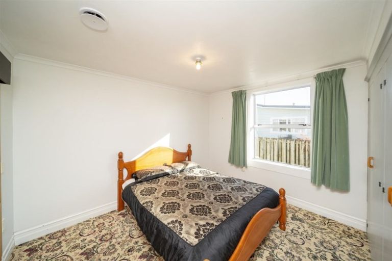 Photo of property in 9 Lupton Street, Waverley, 4510
