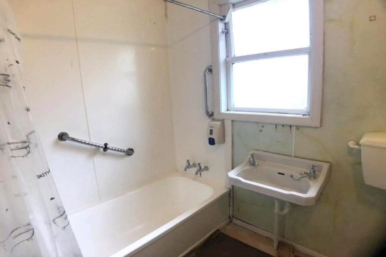 Photo of property in 7/24 Pomaria Road, Henderson, Auckland, 0610