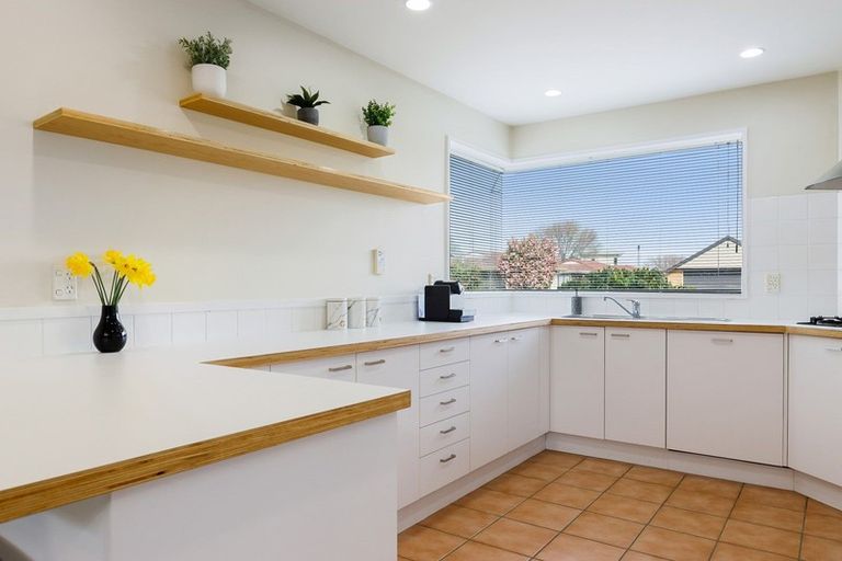 Photo of property in 366 Sawyers Arms Road, Harewood, Christchurch, 8051