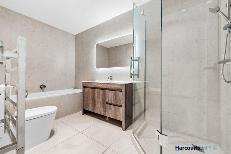 Photo of property in 25a Larnoch Road, Henderson, Auckland, 0610