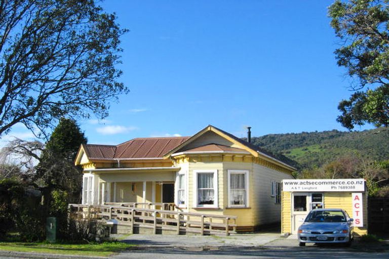 Photo of property in 31 Marsden Road, Greymouth, 7805