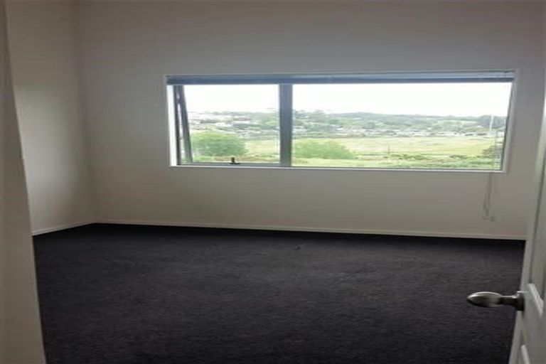 Photo of property in 24/3 Hulme Place, Henderson, Auckland, 0612
