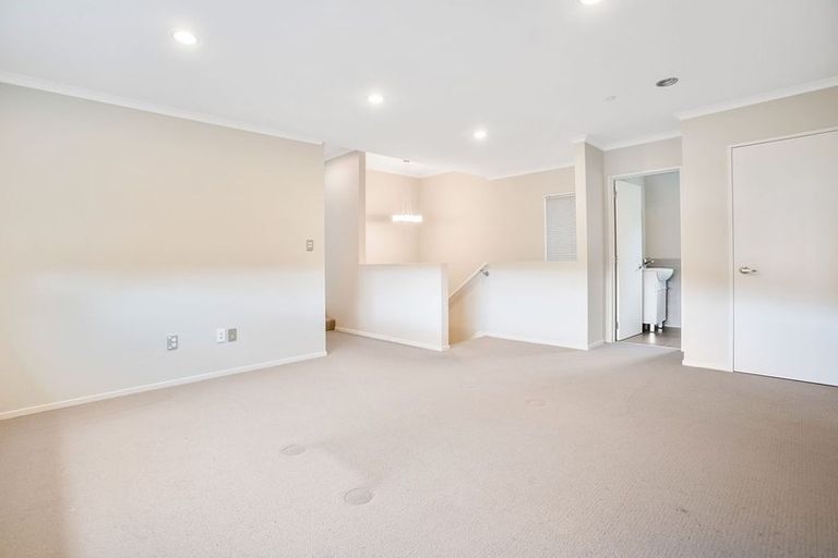 Photo of property in 13 Cape Vista Crescent, Pukekohe, 2120