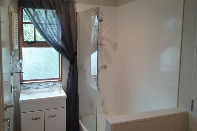 Photo of property in 5 Waicola Drive, Fitzherbert, Palmerston North, 4471