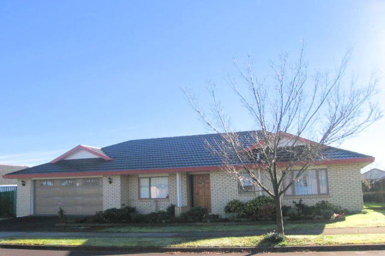 Photo of property in 12 Newbliss Crescent, East Tamaki Heights, Auckland, 2016