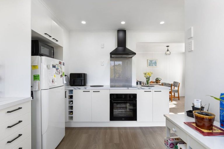 Photo of property in 15 Bull Street, Bulls, 4818