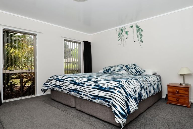 Photo of property in 13 Waimoko Glen, Swanson, Auckland, 0612