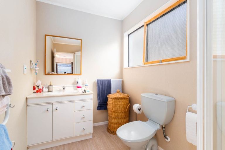 Photo of property in 64 Fyvie Avenue, Tawa, Wellington, 5028