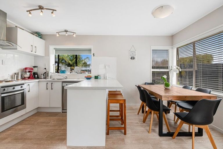 Photo of property in 1/11 Northwick Place, Hillcrest, Auckland, 0627
