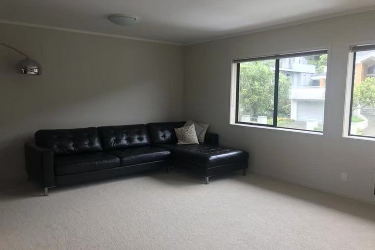 Photo of property in 18 Rogers Avenue, Eastern Beach, Auckland, 2012