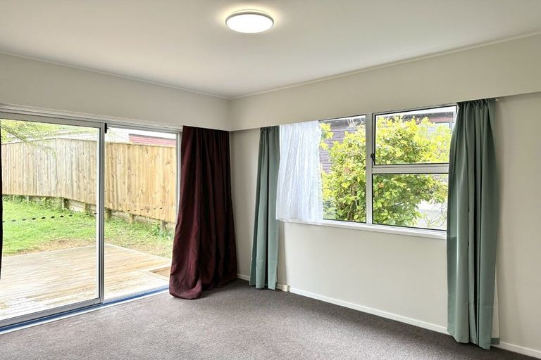 Photo of property in 18 Oakleigh Street, Maungaraki, Lower Hutt, 5010