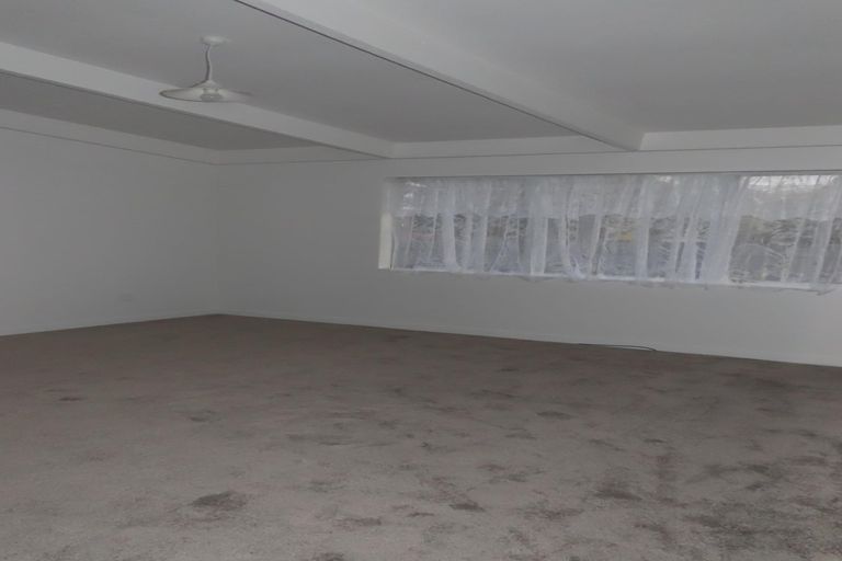 Photo of property in 77 Chichester Drive, Rosehill, Papakura, 2113