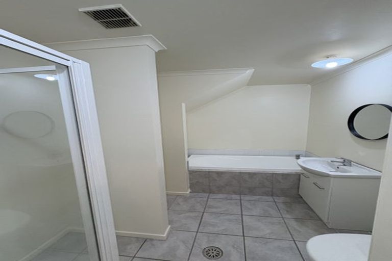 Photo of property in 2a Charlenne Close, Ranui, Auckland, 0612