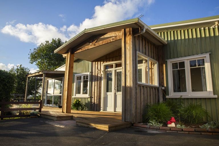 Photo of property in 123b Colombo Road, Waiuku, 2123