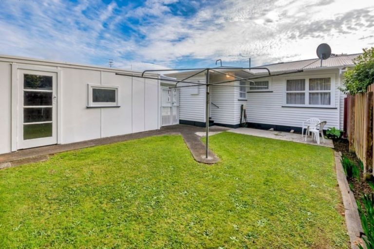 Photo of property in 118 Weraroa Road, Levin, 5510