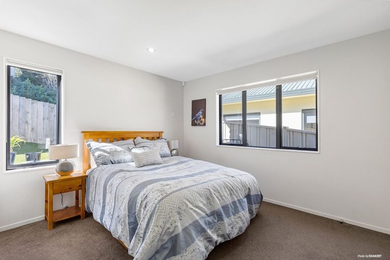 Photo of property in 21 Mariners View Road, Beach Haven, Auckland, 0626
