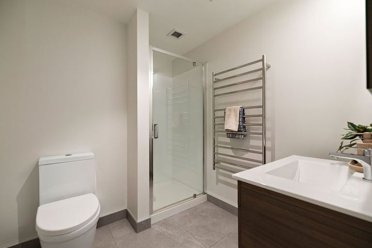 Photo of property in Toru Apartments, 706/10 Copper Beech Avenue, Frankton, Queenstown, 9300