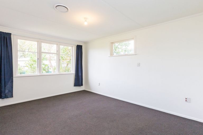 Photo of property in 3 Benmore Avenue, Cloverlea, Palmerston North, 4412