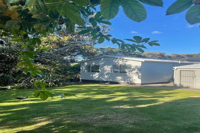 Photo of property in 3 Miro Street, New Lynn, Auckland, 0600