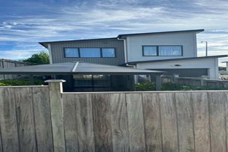 Photo of property in 10 Sophie Lane, Henderson, Auckland, 0612