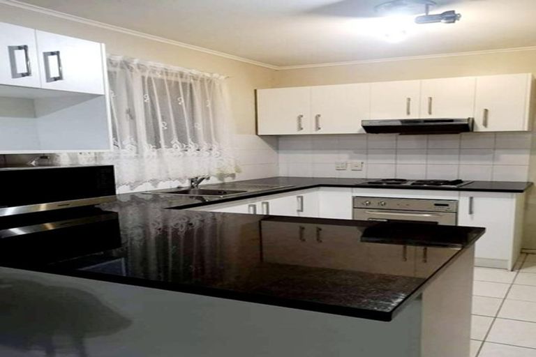 Photo of property in 57 Farquhar Road, Glendene, Auckland, 0602