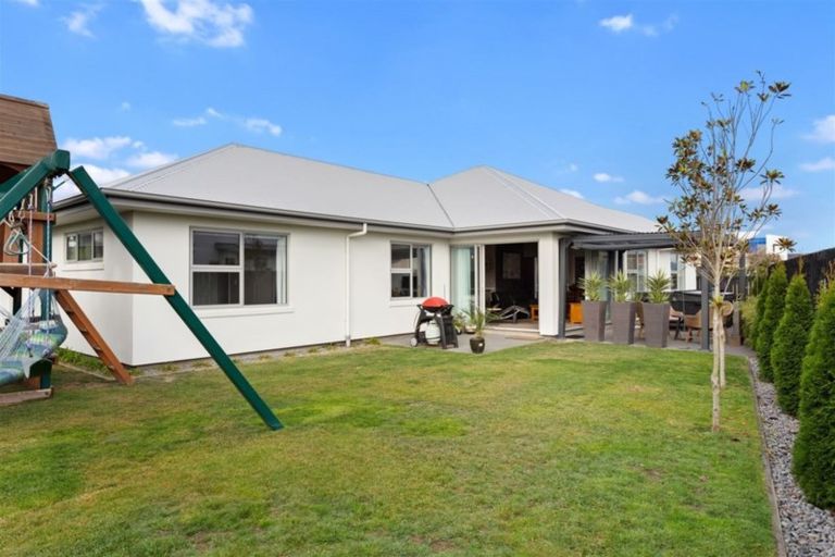 Photo of property in 94 Aston Drive, Waimairi Beach, Christchurch, 8083