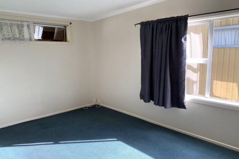 Photo of property in 27 Waiwera Place, Waiwera, Orewa, 0994