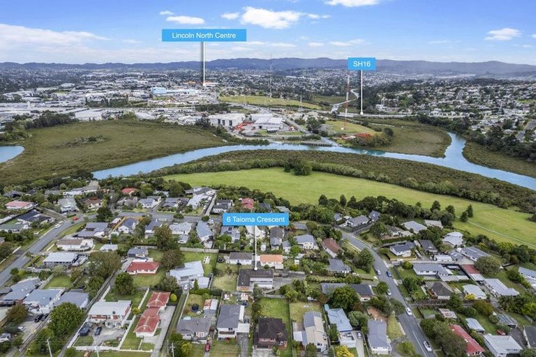 Photo of property in 6 Taioma Crescent, Te Atatu Peninsula, Auckland, 0610