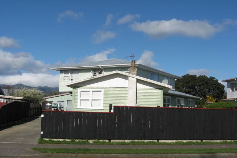 Photo of property in 35 Balmoral Street, Levin, 5510