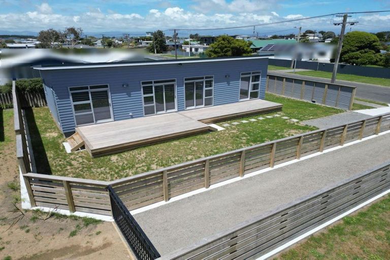 Photo of property in 29 Pratt Avenue, Foxton Beach, Foxton, 4815