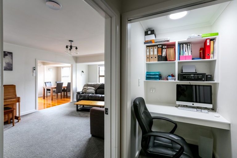 Photo of property in 15 Tainui Street, Welbourn, New Plymouth, 4312