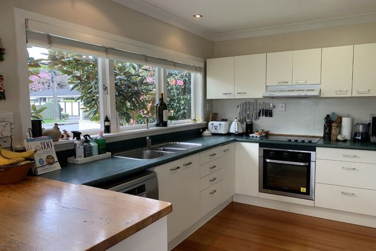 Photo of property in 12 Sunny Glen, Waikanae, 5036