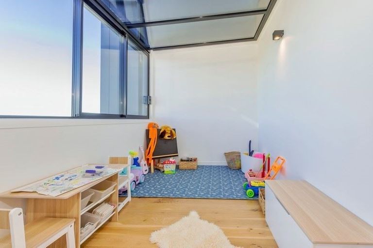 Photo of property in 16 Catalina Bay Drive, Hobsonville, Auckland, 0616