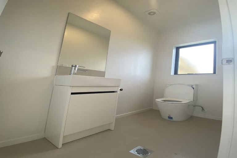 Photo of property in 46b Crestview Rise, Papakura, 2110