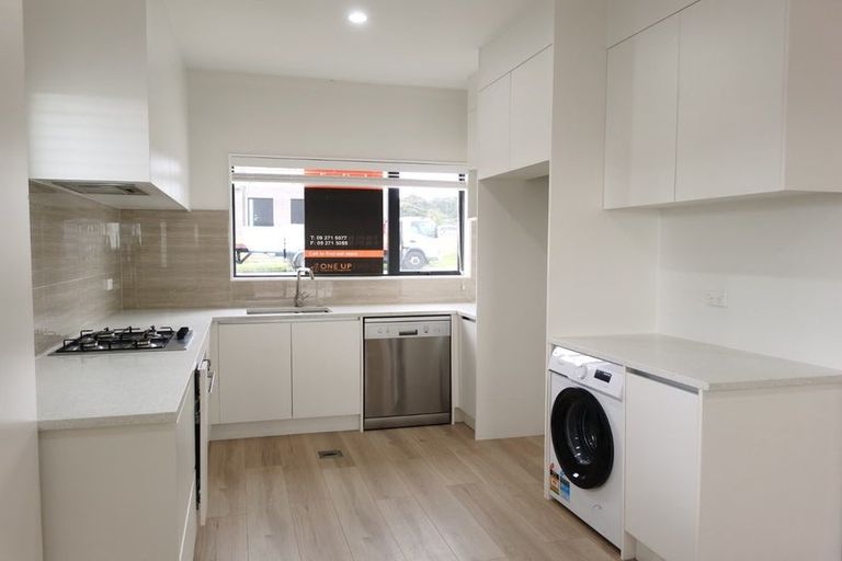 Photo of property in 9a Crestview Rise, Papakura, 2110