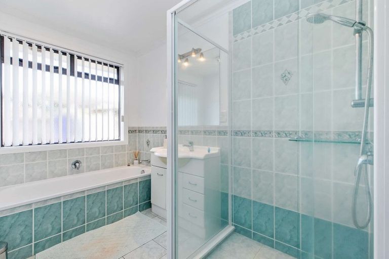 Photo of property in 10 Redcastle Drive, East Tamaki, Auckland, 2013