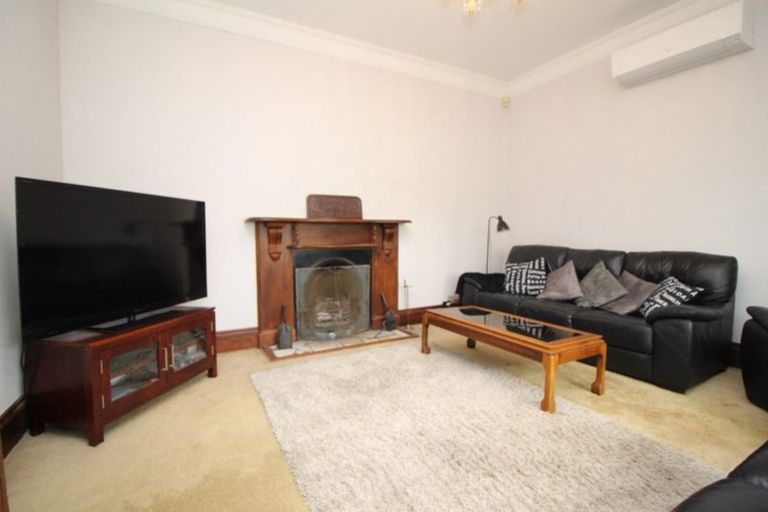 Photo of property in 3 Wattle Street, New Lynn, Auckland, 0600