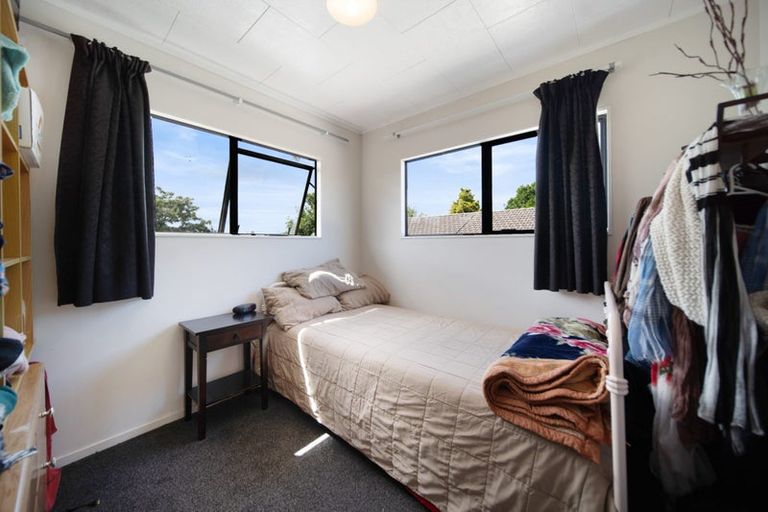 Photo of property in 2/9 Bellville Drive, Clendon Park, Auckland, 2103