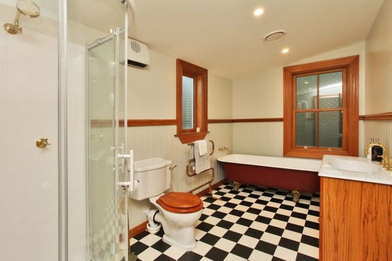 Photo of property in 5 Voelas Road, Lyttelton, 8082