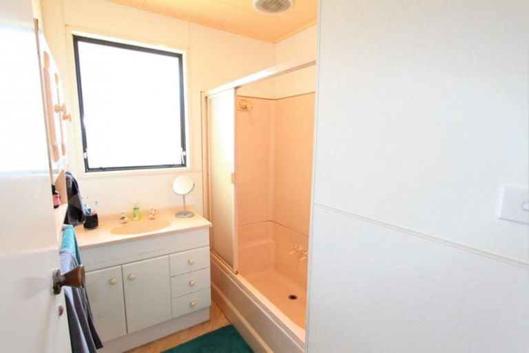 Photo of property in 1 Waitara Place, Tokoroa, 3420