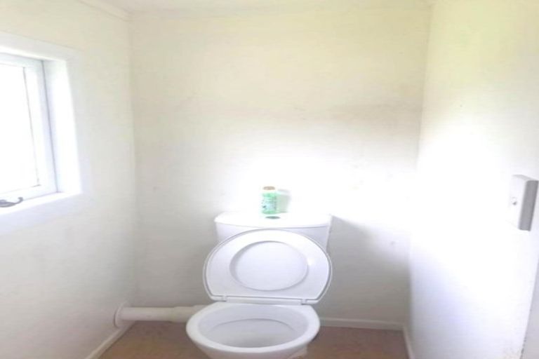 Photo of property in 1/12 Karamu Street, Te Atatu Peninsula, Auckland, 0610