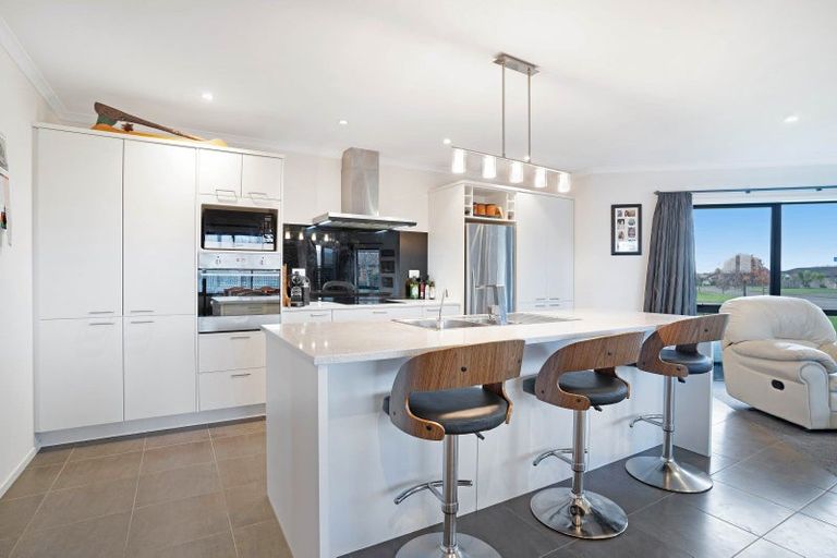 Photo of property in 20 Carrington Drive, Carterton, 5713